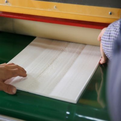 Μεγάλη σκληρότητα 70 χιλιομέτρων, με εξαιρετική χημική αντοχή, ανώτερη απόδοση σε ακραίες θερμοκρασίες.